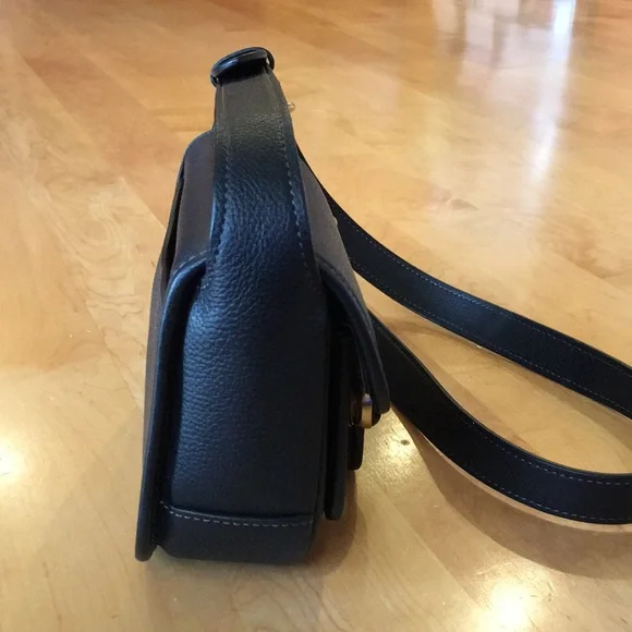 COACH | Tabby Messenger 19 Black Pebbled Leather - Picture 12 of 17